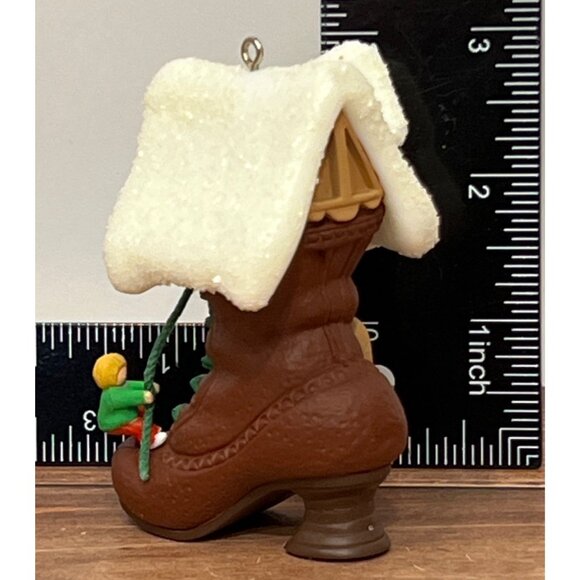 1985 HALLMARK ORNAMENT QX490-5 CHILDREN IN SHOE HANDCRAFTED LEATHER BOOT - Picture 7 of 7